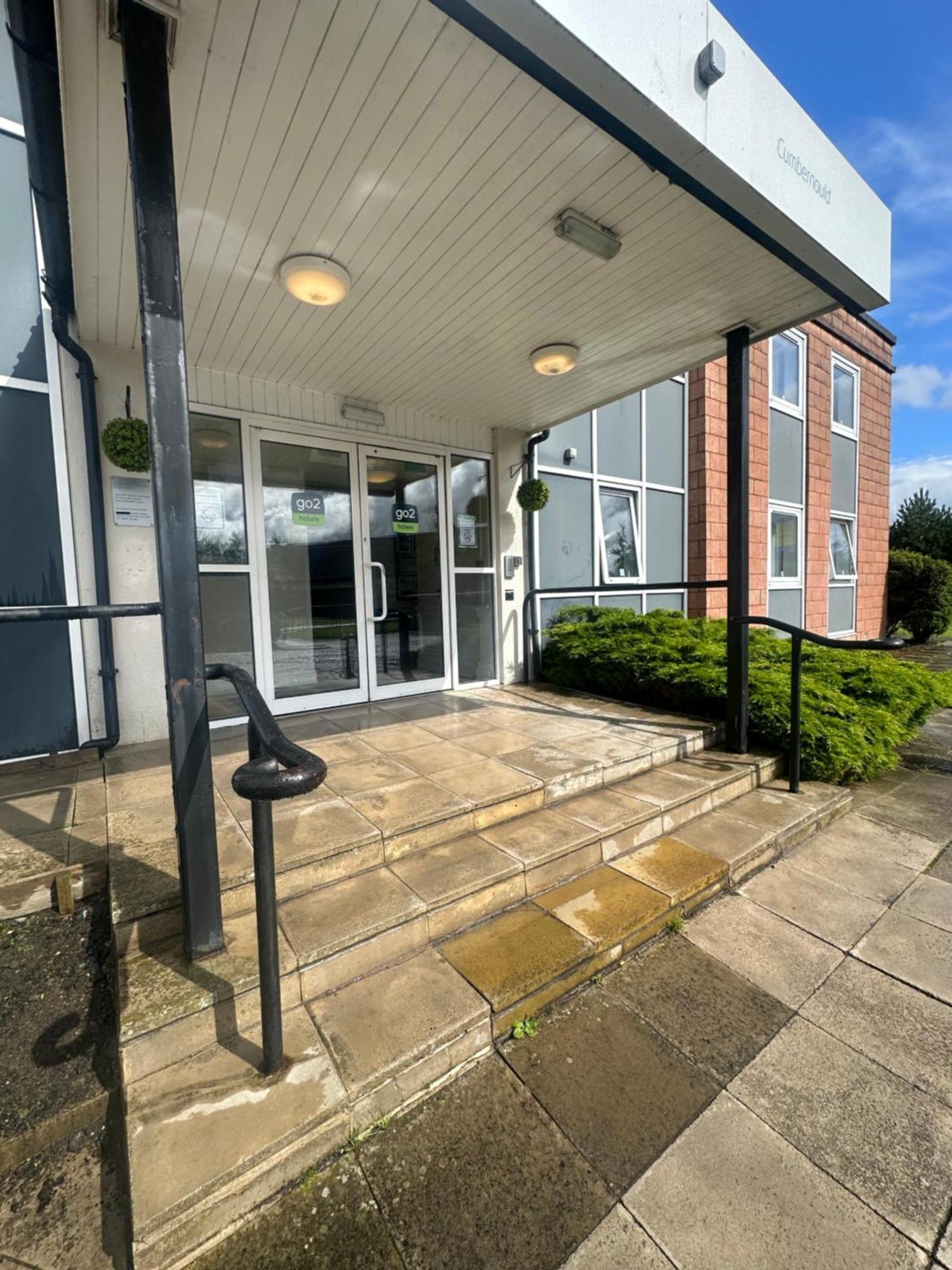 Go2 Glasgow Cumbernauld Hotel - Free Parking And Pet Friendly Esterno foto