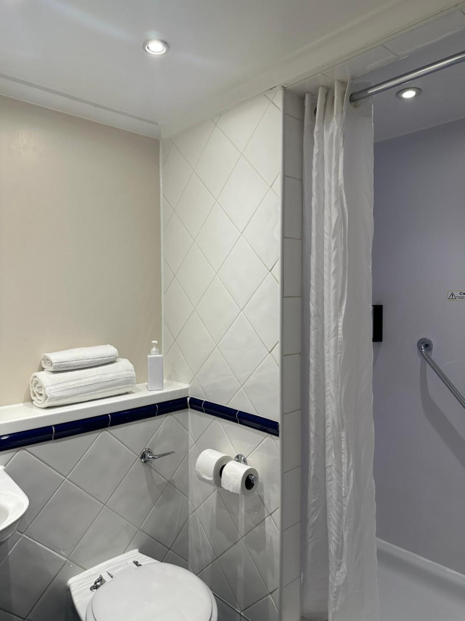 Go2 Glasgow Cumbernauld Hotel - Free Parking And Pet Friendly Esterno foto
