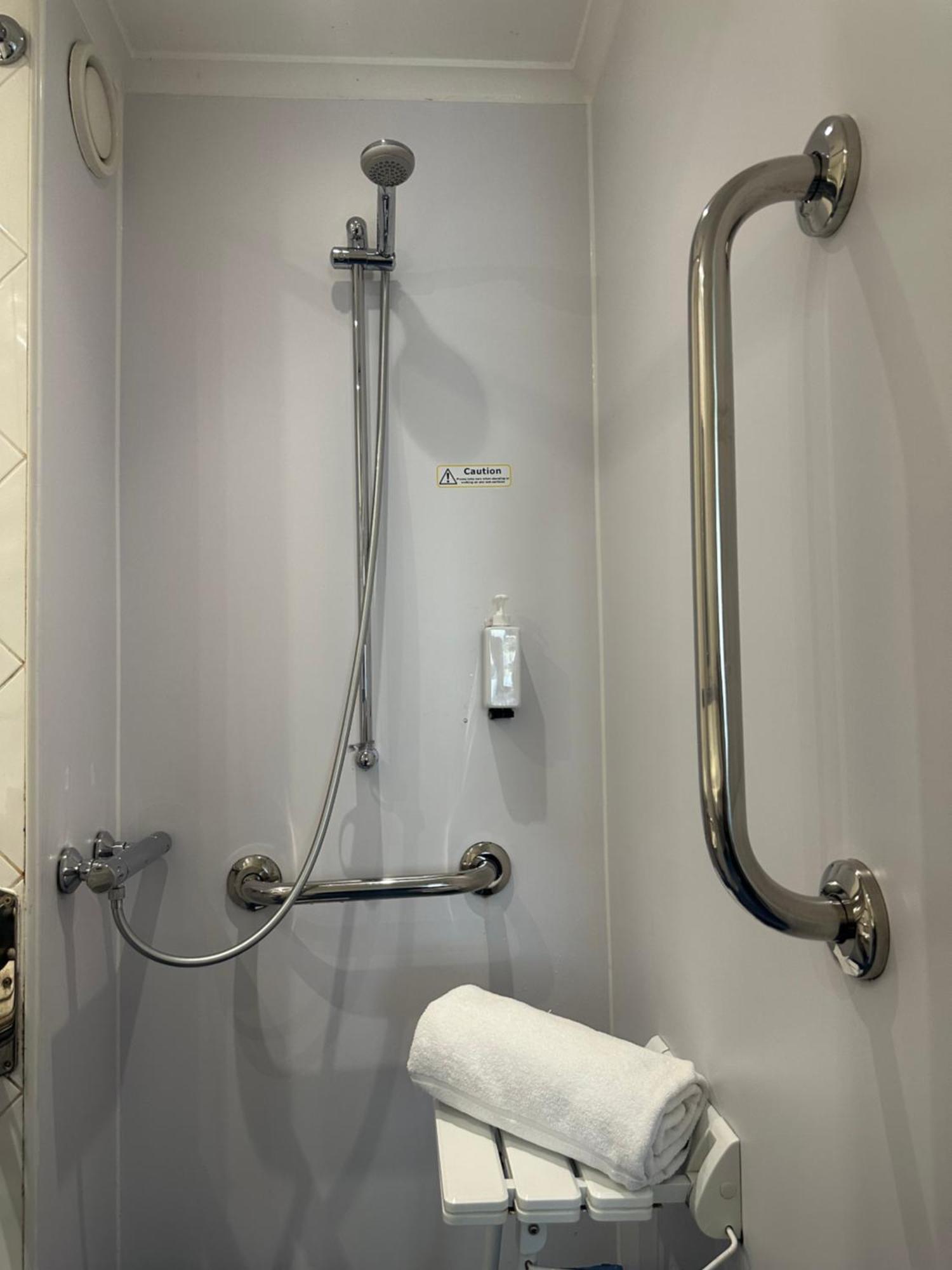 Go2 Glasgow Cumbernauld Hotel - Free Parking And Pet Friendly Esterno foto