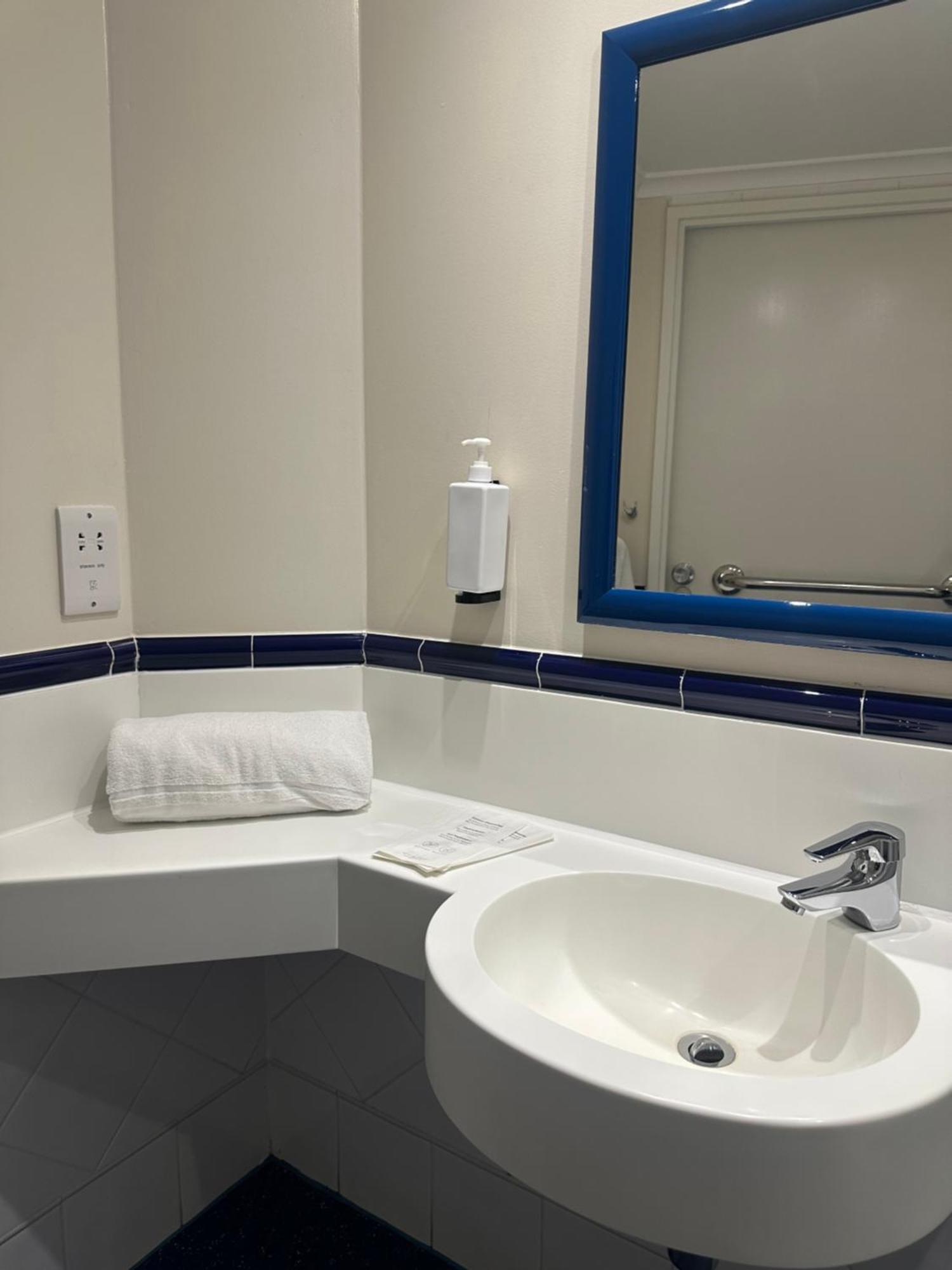 Go2 Glasgow Cumbernauld Hotel - Free Parking And Pet Friendly Esterno foto