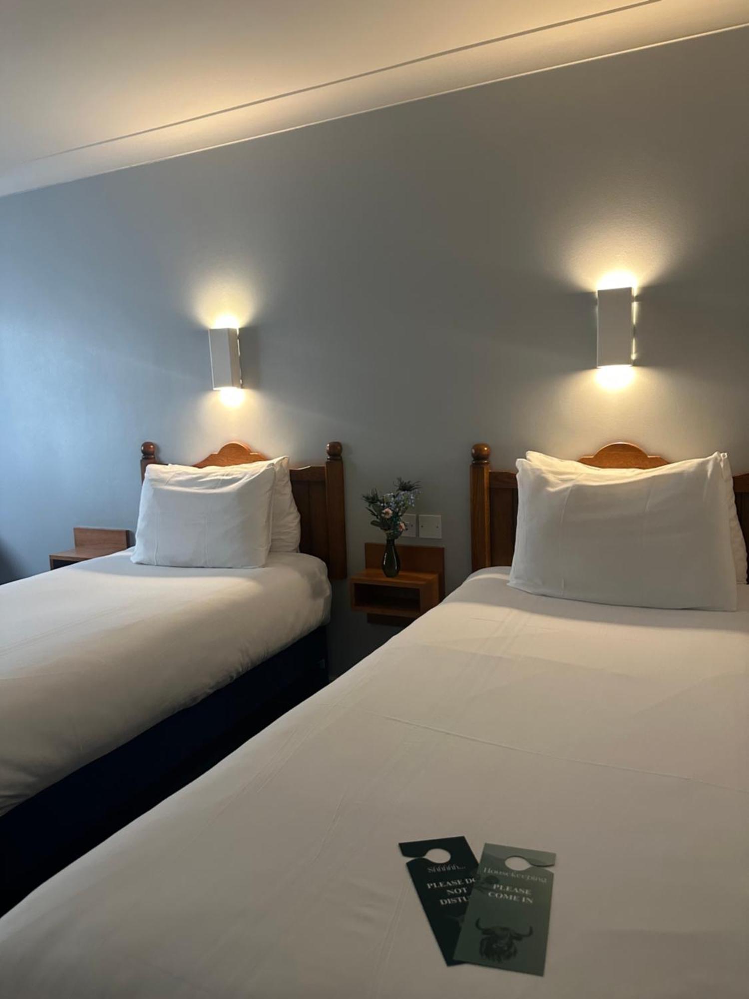 Go2 Glasgow Cumbernauld Hotel - Free Parking And Pet Friendly Esterno foto