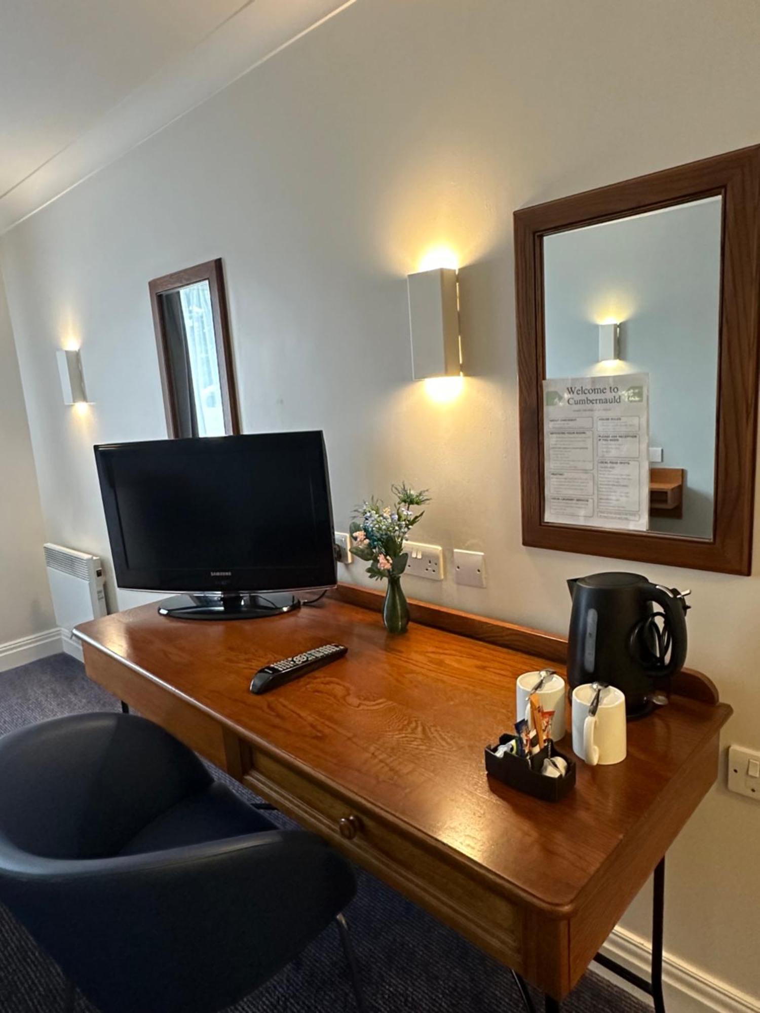 Go2 Glasgow Cumbernauld Hotel - Free Parking And Pet Friendly Esterno foto